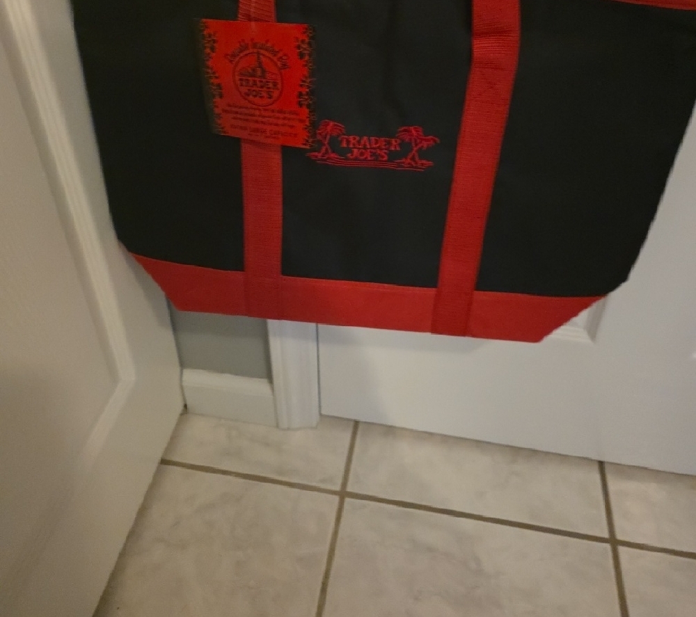 NWT- Trader Joe's Red and Black Insulated Tote Bag - Picture 4 of 6